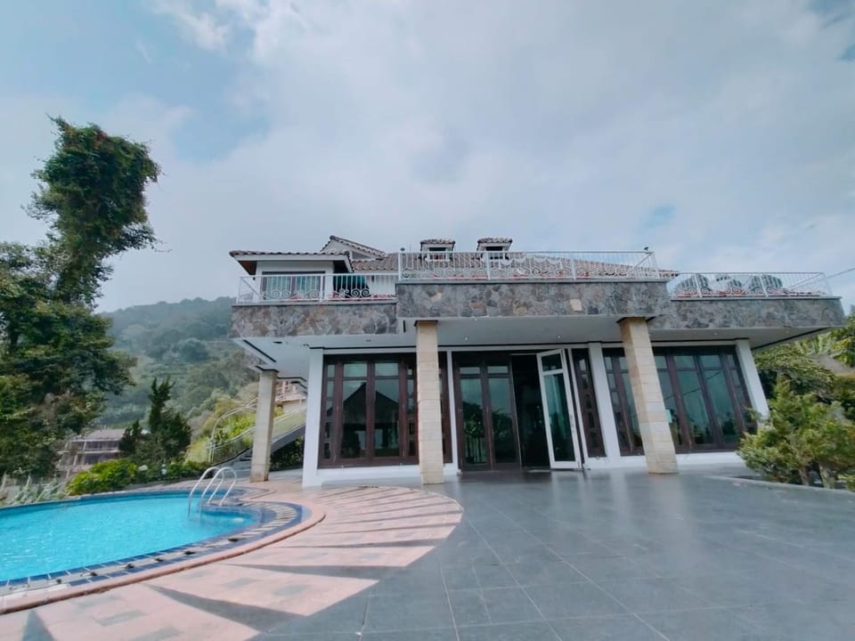Villa Santika Puncak Pass Villa in West Java