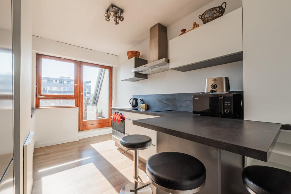 Kitchen or kitchenette, stove