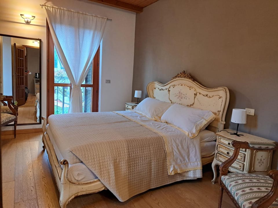 Bed, Photo of the whole room, Bedroom, wedding