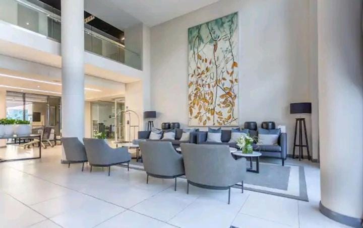 Menlyn Maine Trilogy Apartment 611 Apartment in Pretoria