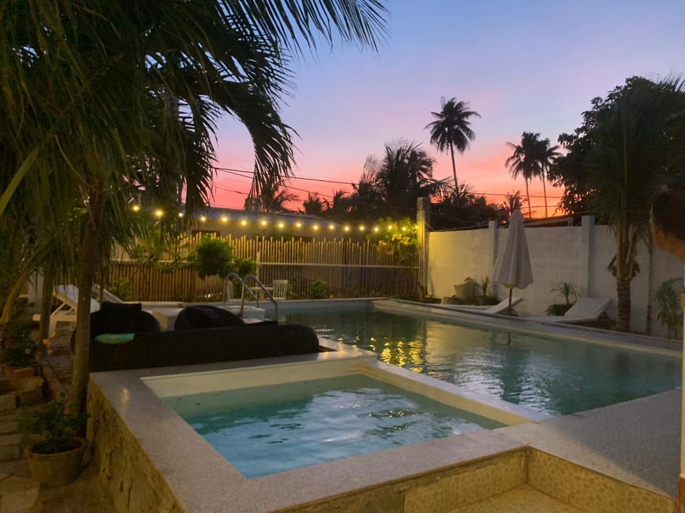 Patio, Day, Natural landscape, Garden, Garden view, Pool view, Swimming pool, Sunrise, Sunset, sunbed