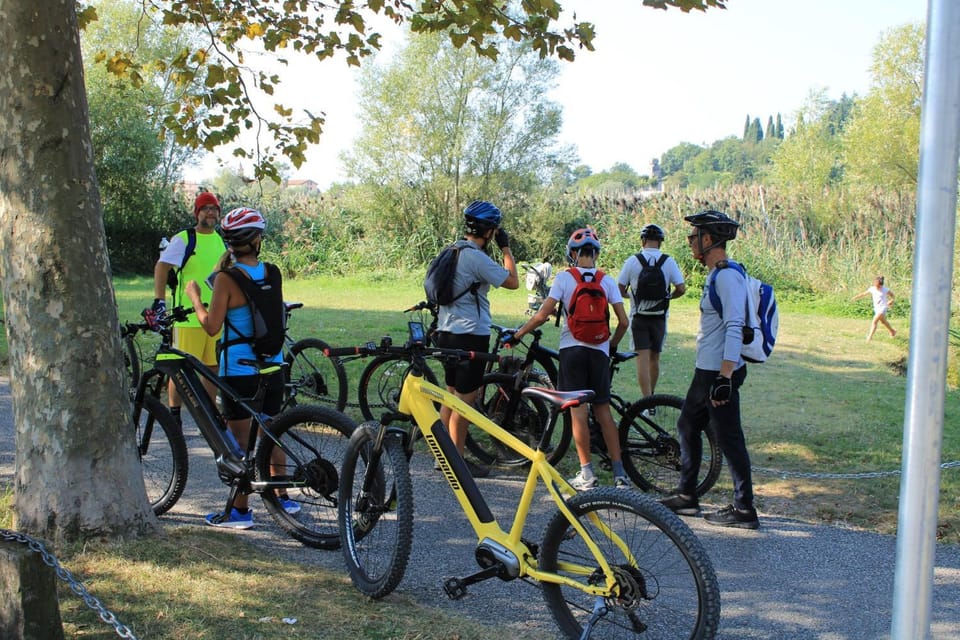 Day, People, Natural landscape, Cycling, group of guests