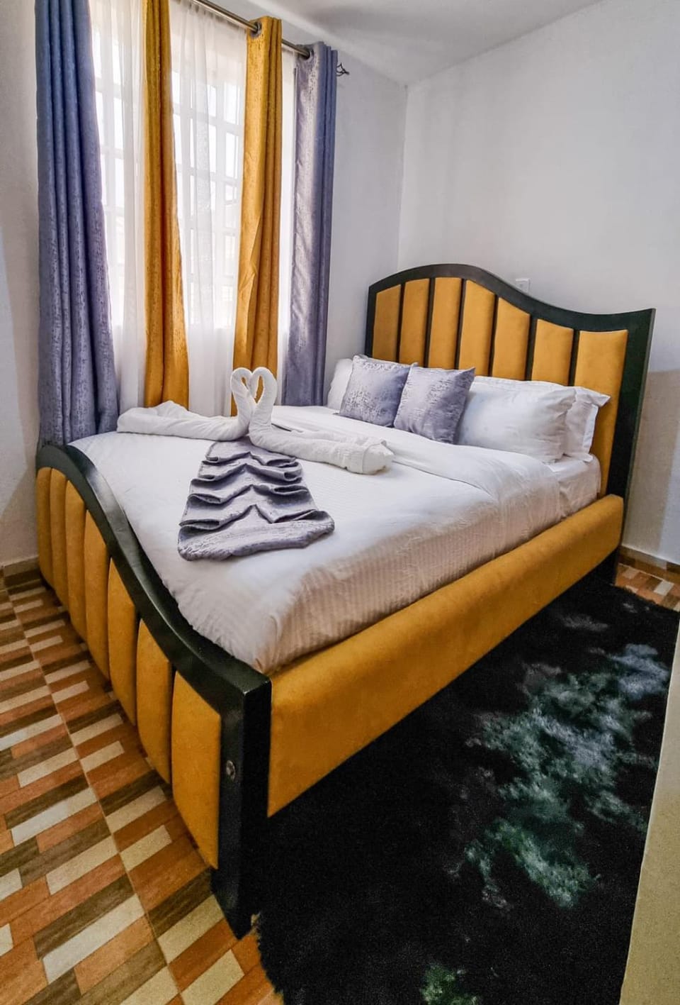 Bed, Bedroom, towels