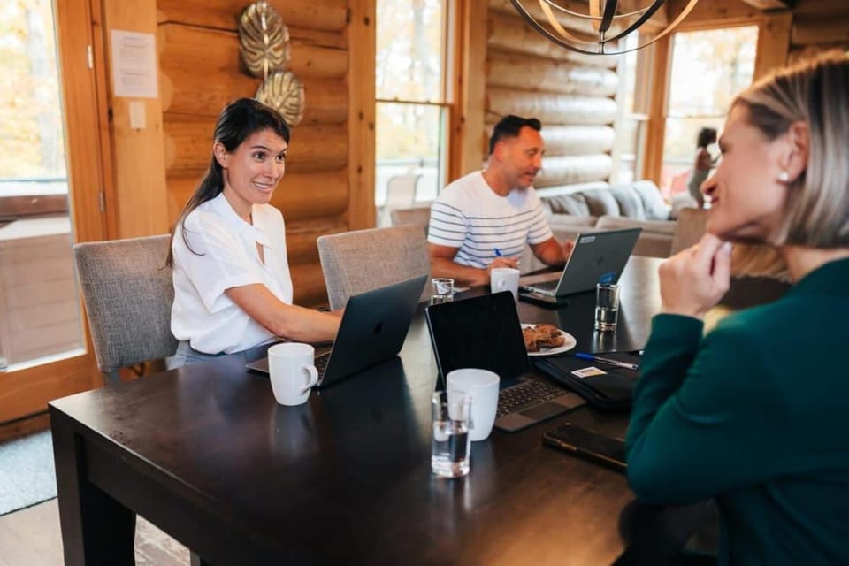 Corpo Big Group or Family 20 people 2 properties Chalet in Ontario