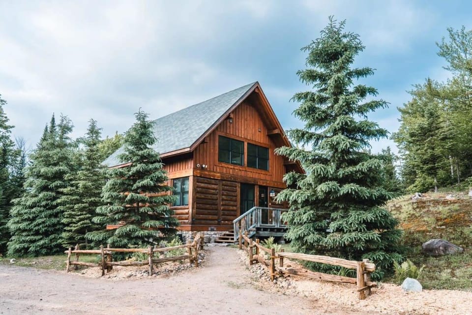 Corpo Big Group or Family 20 people 2 properties Chalet in Ontario