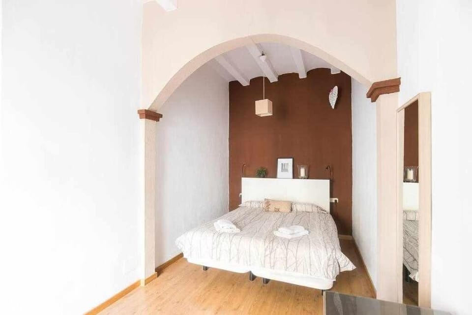 Bed, Photo of the whole room