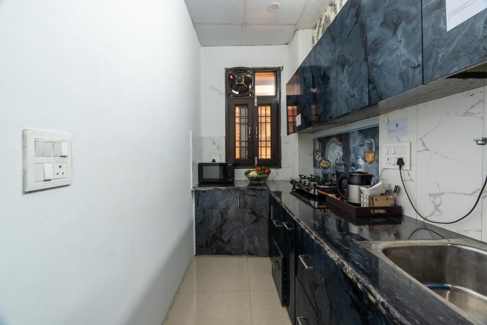 Kitchen or kitchenette, Food, microwave, pet friendly, stove