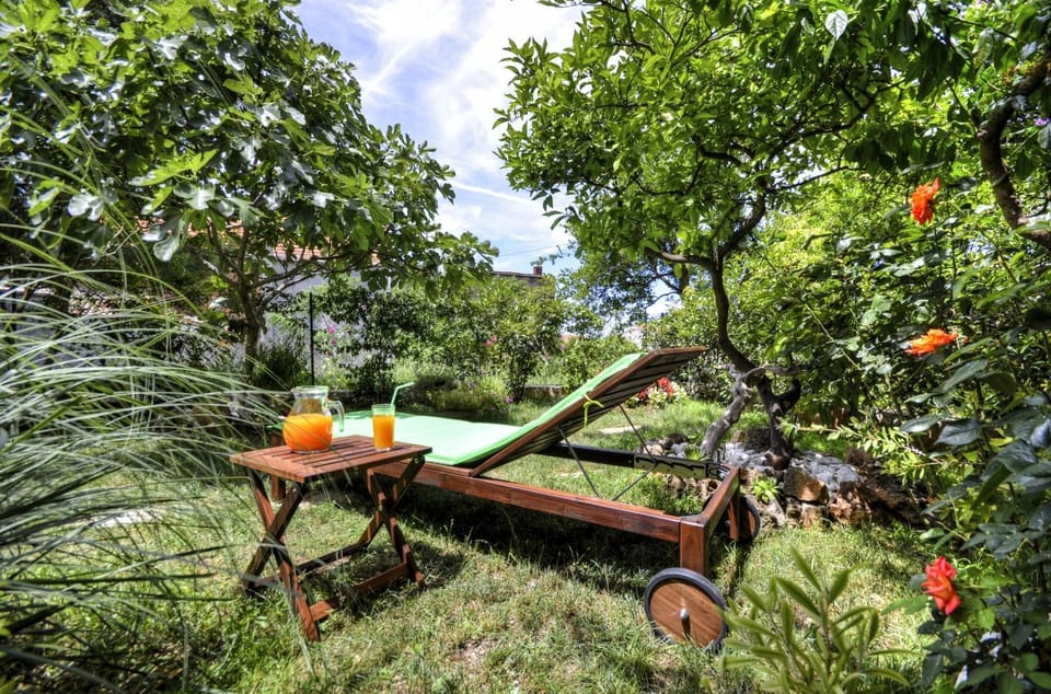 Garden, On site, Garden view