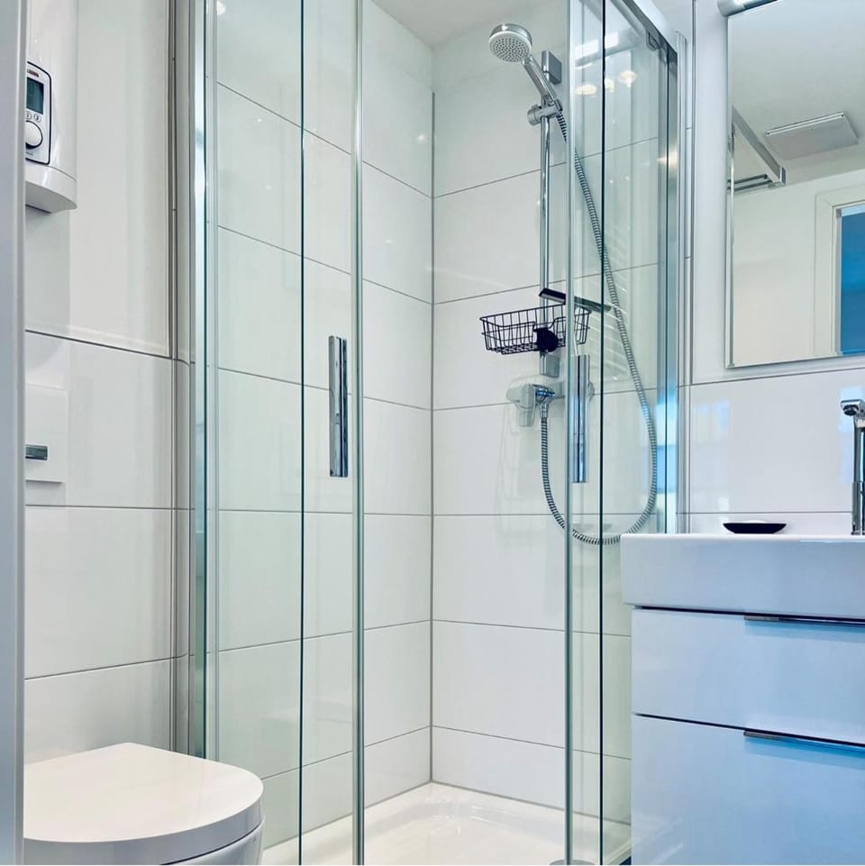 Shower, Bathroom, heating, towels