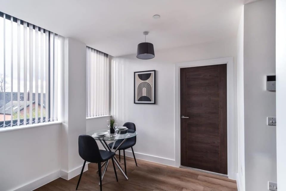 Stay Zeni, Alexandra Rise Manchester Bright 1 Bed Apartment in Stretford