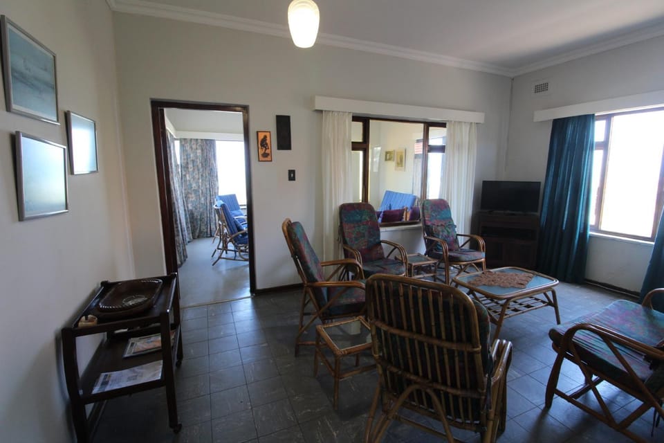 Pierlynne Bottom Apartment in Margate