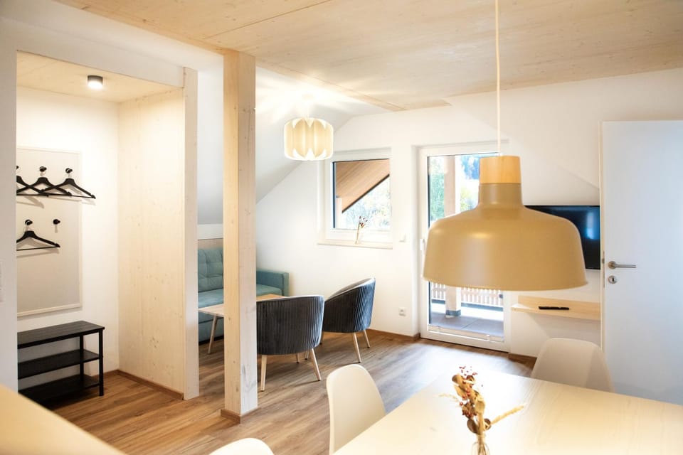 Living room, Seating area, Dining area, hair dresser