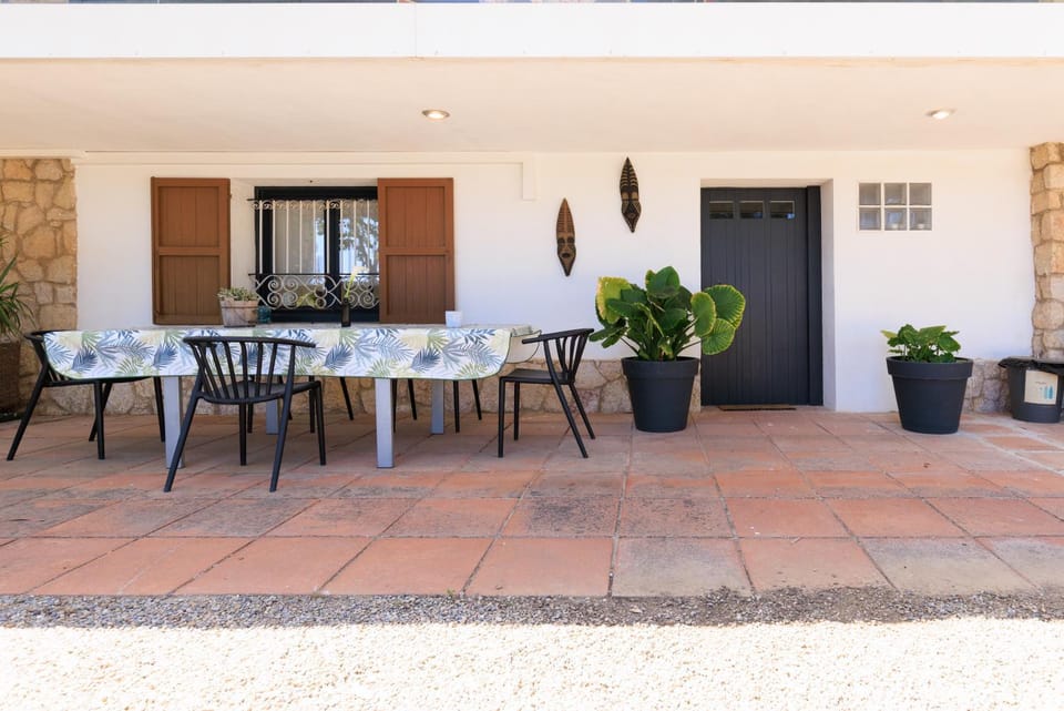 Off site, Dining area