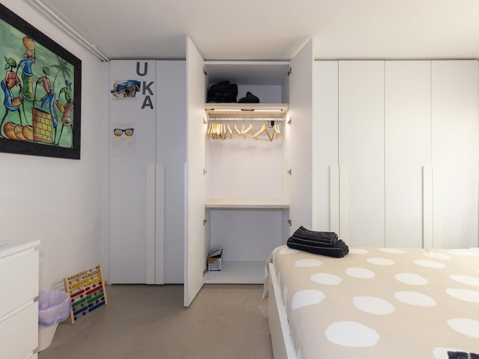 Bedroom, wardrobe