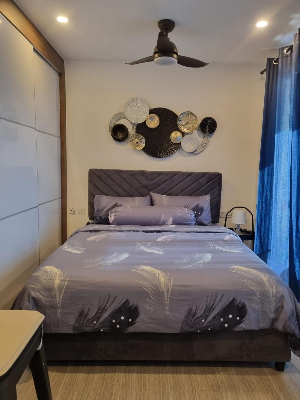 Bed, Decorative detail, Bedroom, fireplace