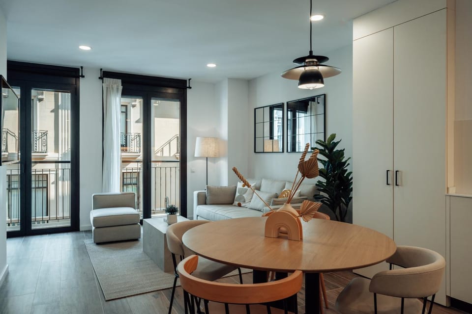 Living room, Seating area, Dining area