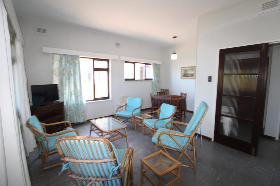 Pierlynne Top Apartment in Margate