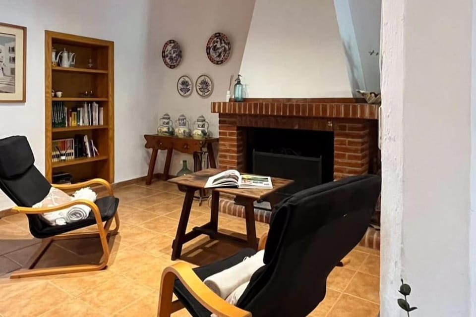 Library, Living room