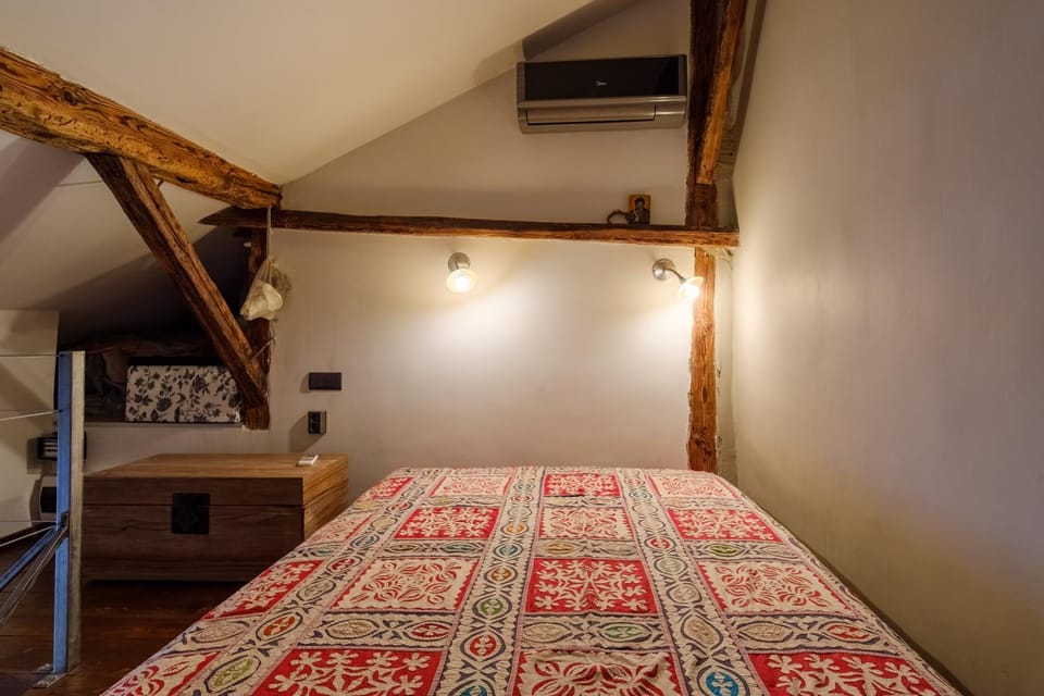 Bed, Photo of the whole room, Bedroom, air conditioner