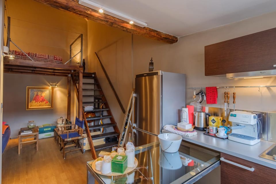 Coffee/tea facilities, Kitchen or kitchenette, Living room, Photo of the whole room, Dining area, Bedroom