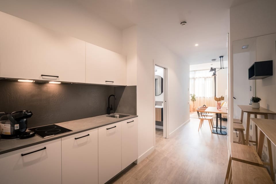 TV and multimedia, Coffee/tea facilities, Kitchen or kitchenette, Dining area, stove