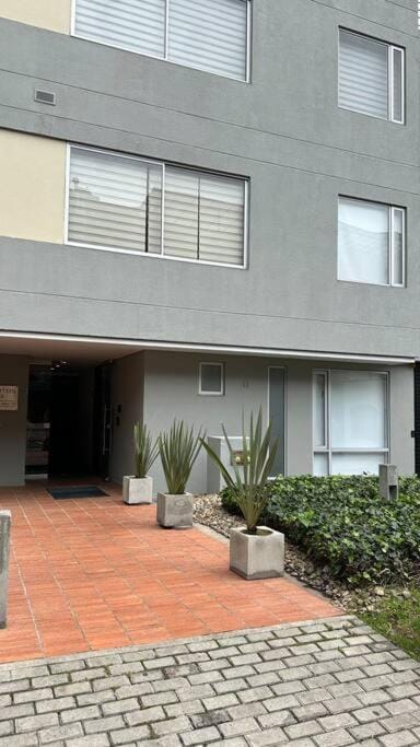 Nice apartment independent in front business center Apartment in Bogota