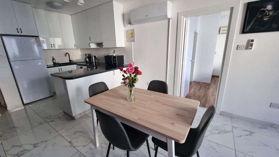Kitchen or kitchenette, Dining area, dishwasher, minibar, oven, pet friendly, stove, toaster