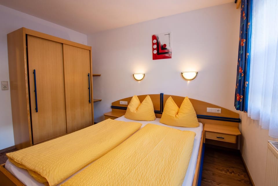 Bed, Bedroom, wardrobe