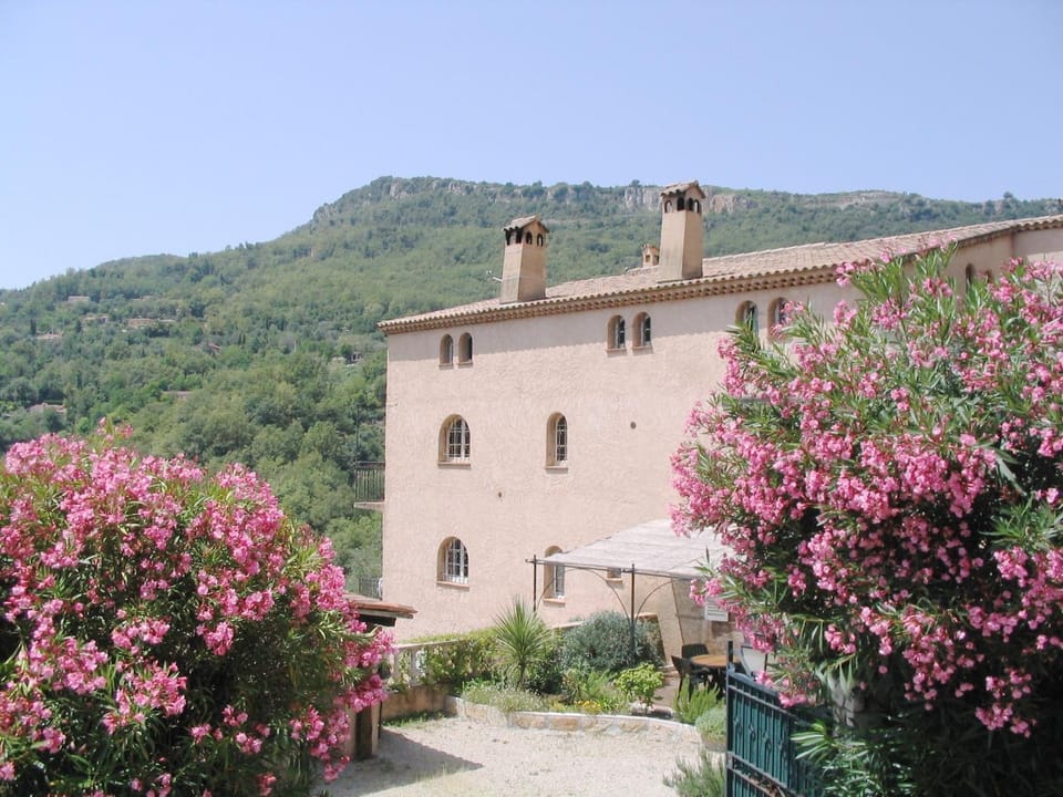 Facade/entrance, Garden
