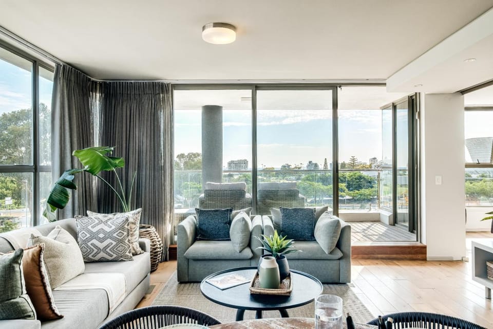 View (from property/room), Balcony/Terrace, Living room, Seating area