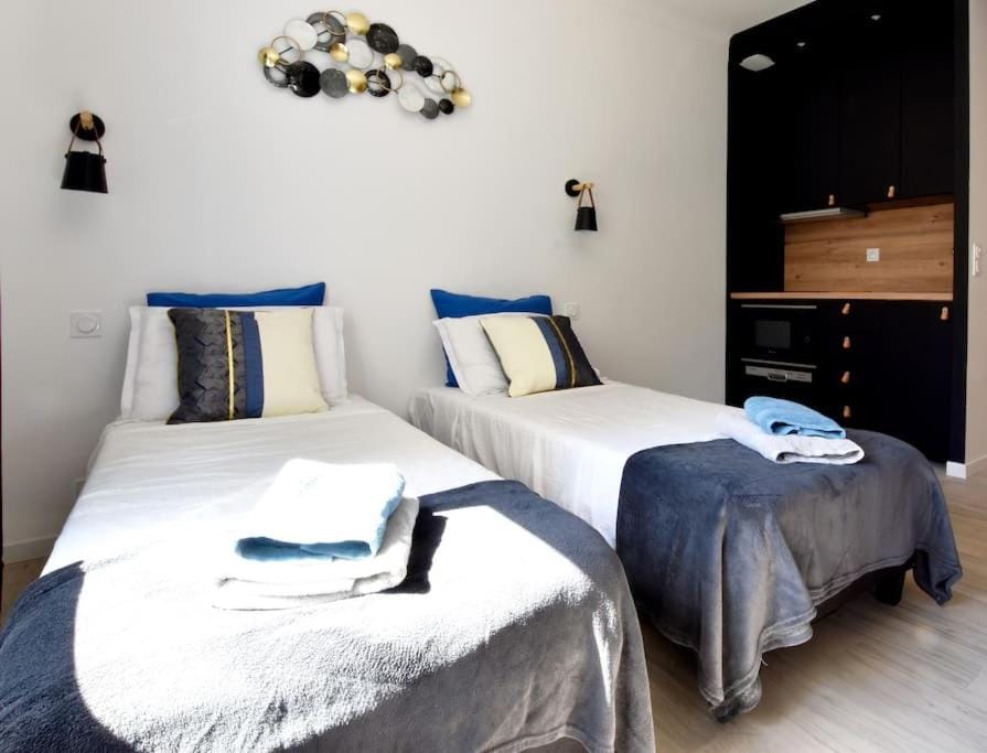 centre ville grand studio rdc grande terrasse climatisation Apartment in Saint-Raphael