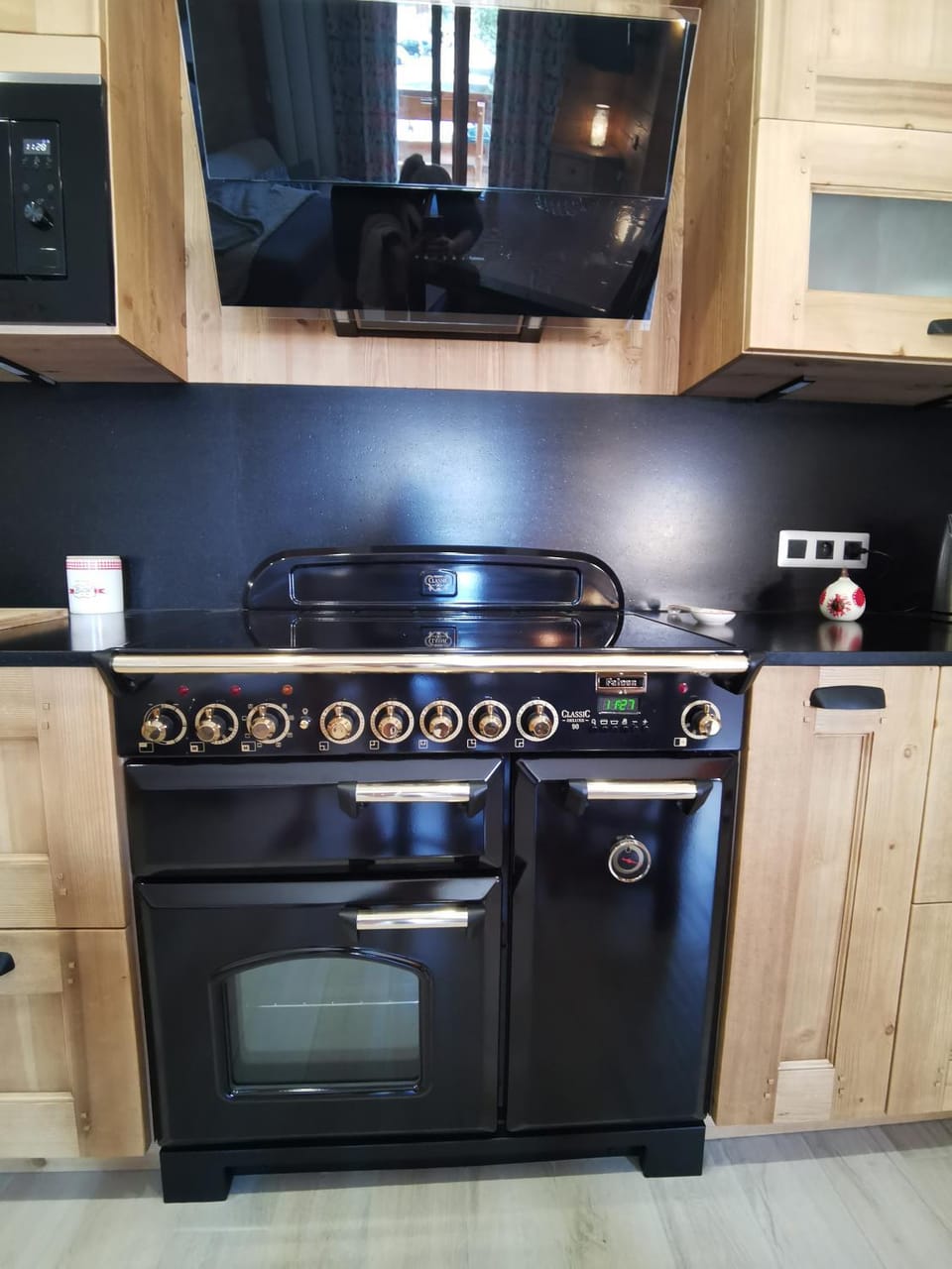 pet friendly, stove