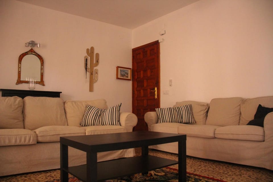 Communal lounge/ TV room, Living room, Seating area