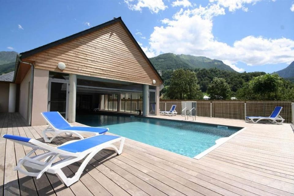 Hot Tub, Swimming pool
