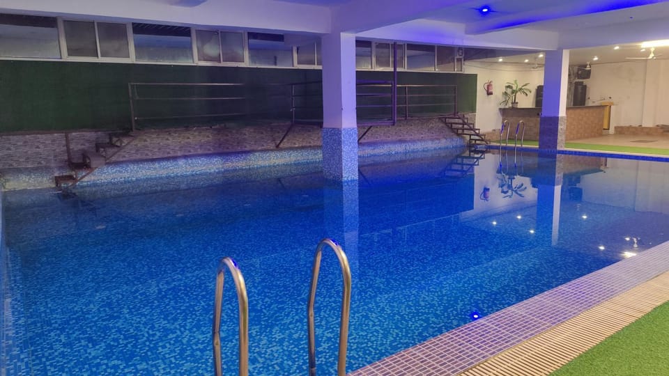 Swimming pool, Swimming pool