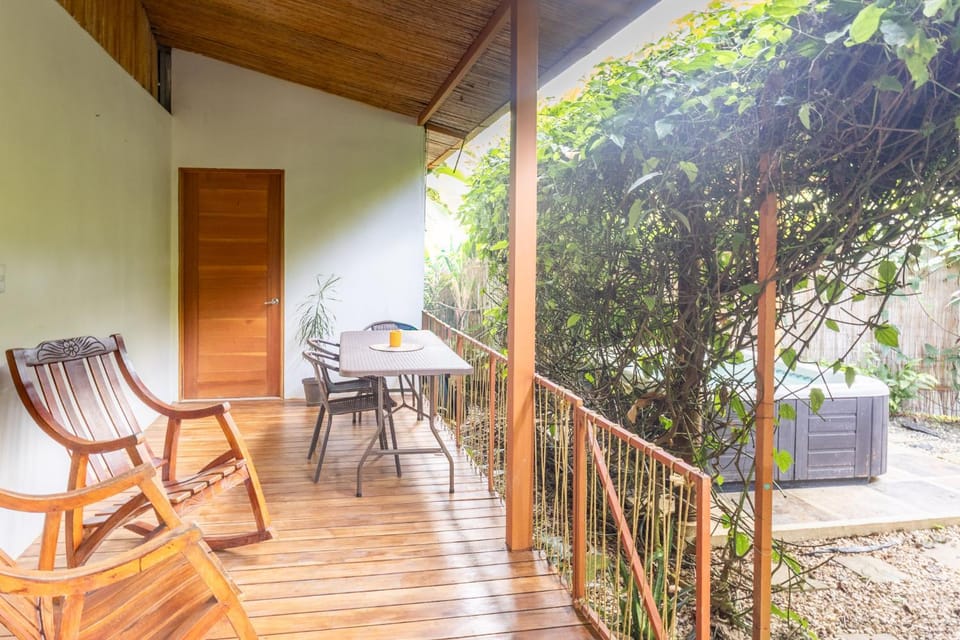 Colibrí Villa, 800 m from Beach House in Uvita