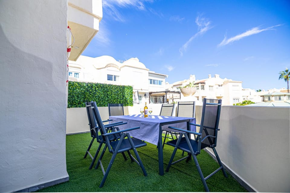 Property building, View (from property/room), Balcony/Terrace, Dining area