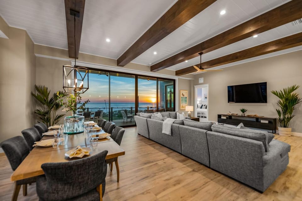Communal lounge/ TV room, Natural landscape, TV and multimedia, Other, Seating area, Sea view