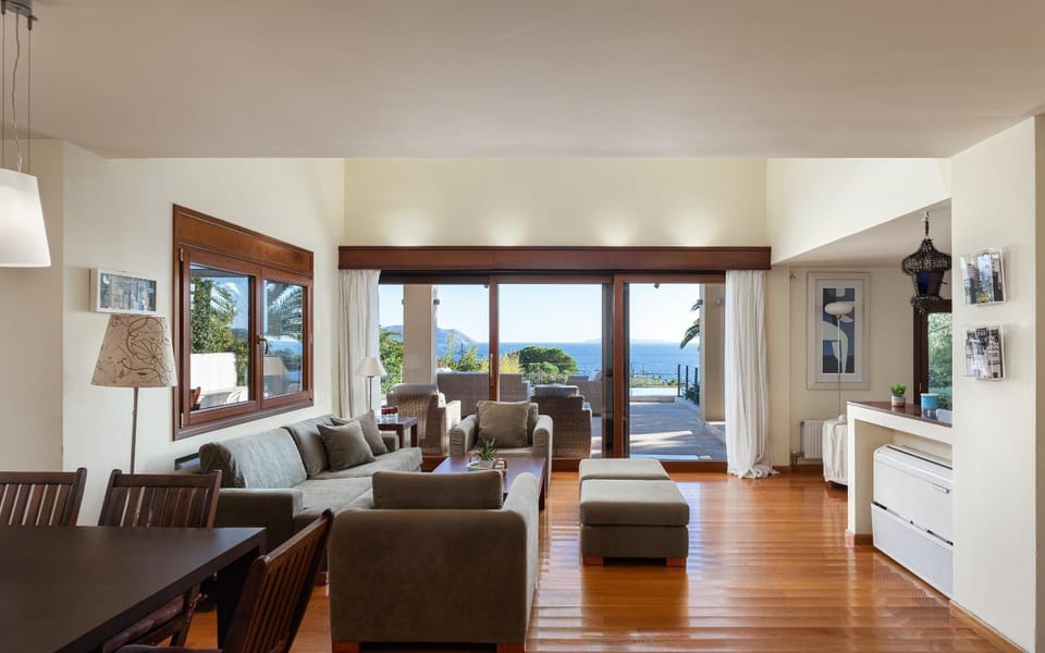 Living room, Seating area