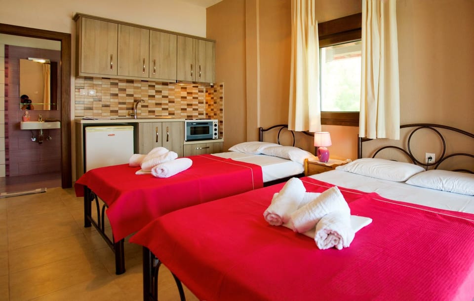 Bed, Kitchen or kitchenette