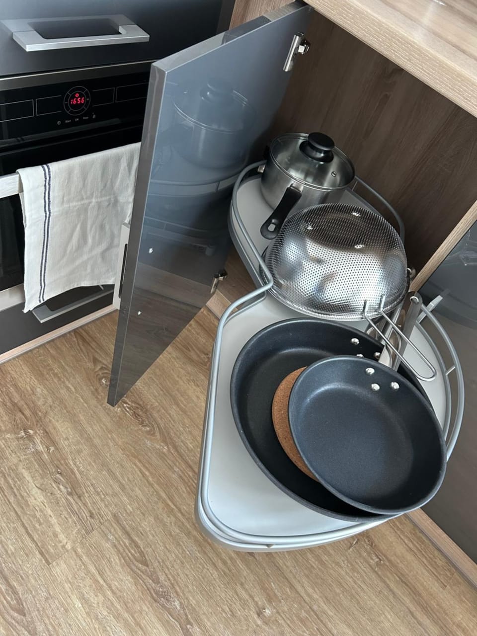 Kitchen or kitchenette, kitchen