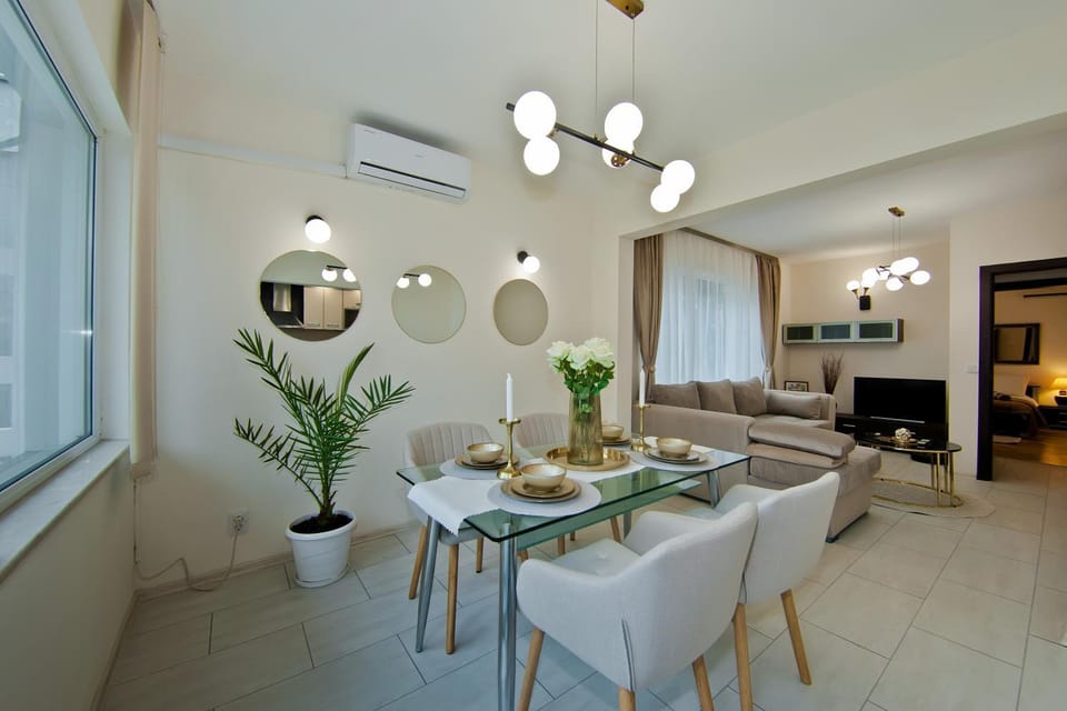 Living room, Seating area, Dining area, air conditioner