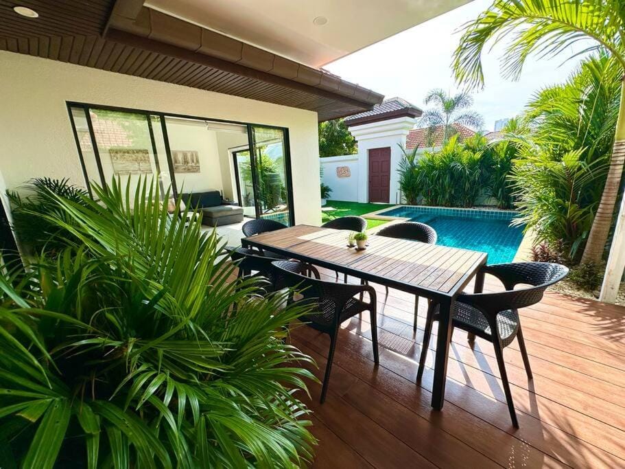 View Talay Villas - Luxury, 1 Bedroom - private pool villa, 500m from Jomtien beach - VTV 171 Villa in Pattaya City
