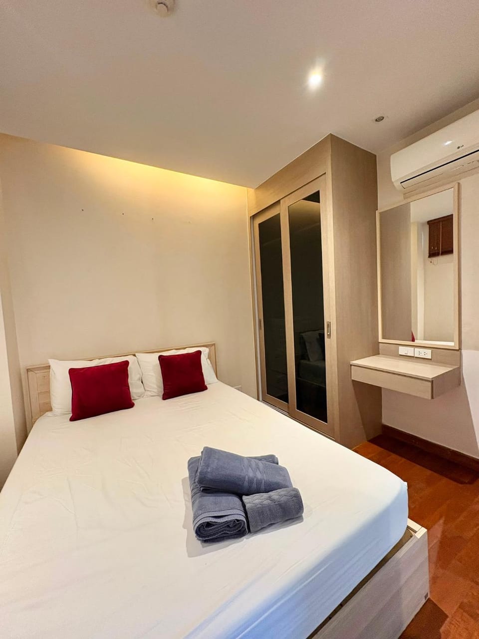 Cozy 2 bedrooms walk to Nai Harn beach Apartment in Rawai