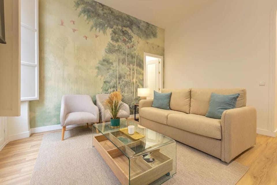 Juan de la Encina Central Suite Apartment in Seville