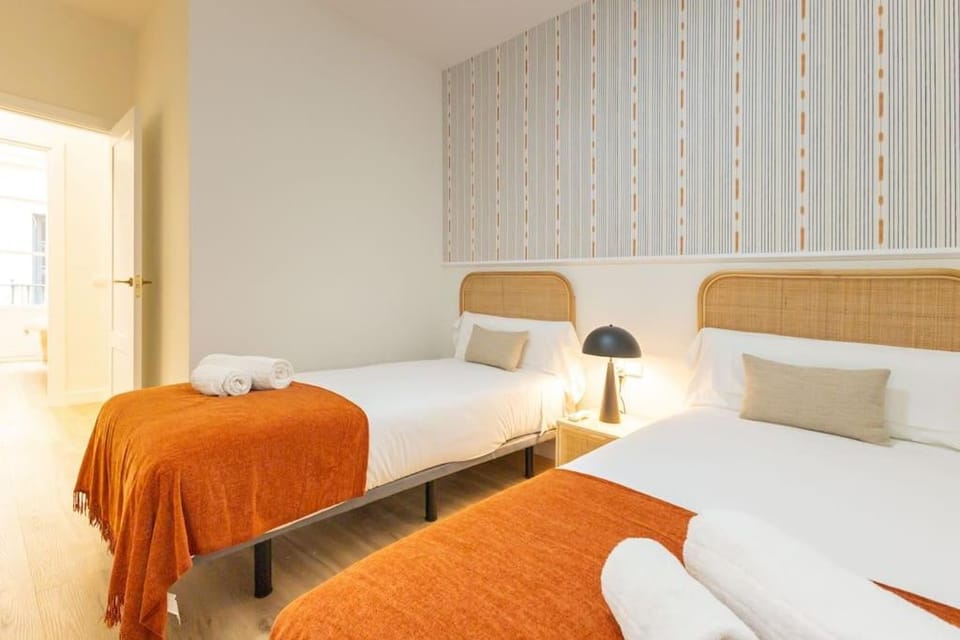 Juan de la Encina Central Suite Apartment in Seville