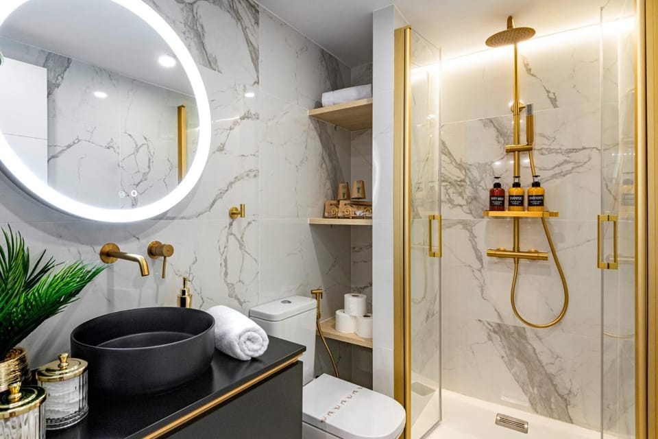 Shower, Bathroom, towels