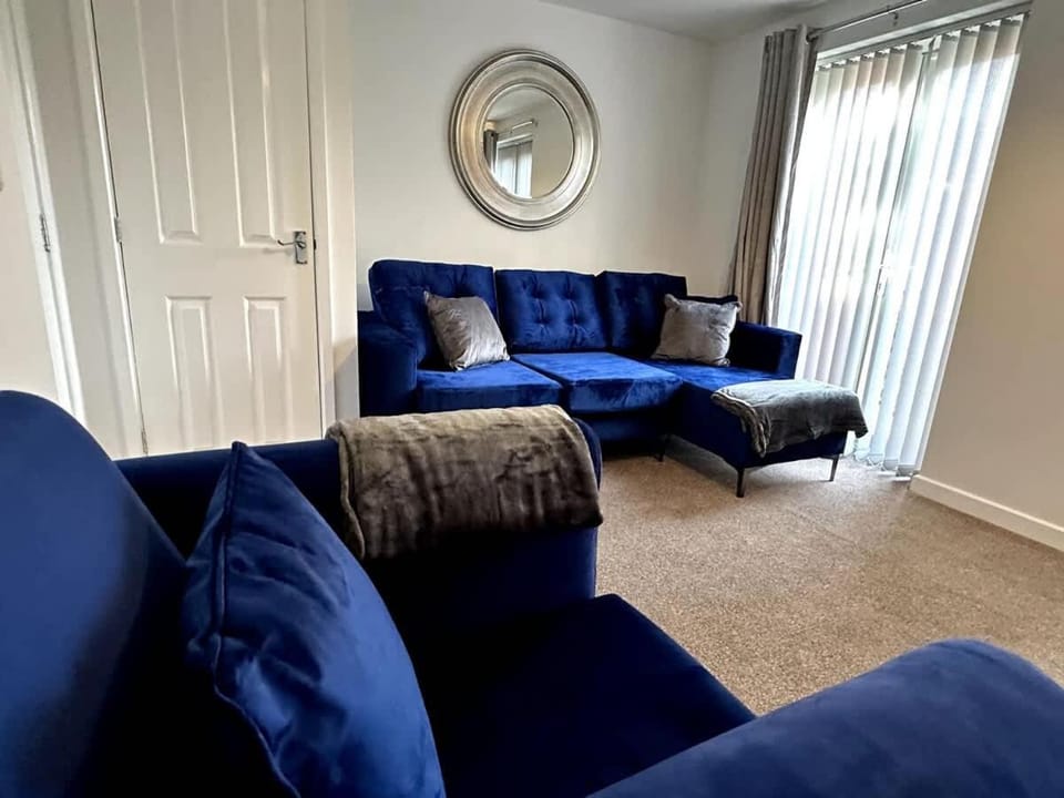 Dale House by Blue Skies Stays House in Middlesbrough