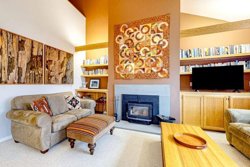Snow Creek 43 Apartment in Warren