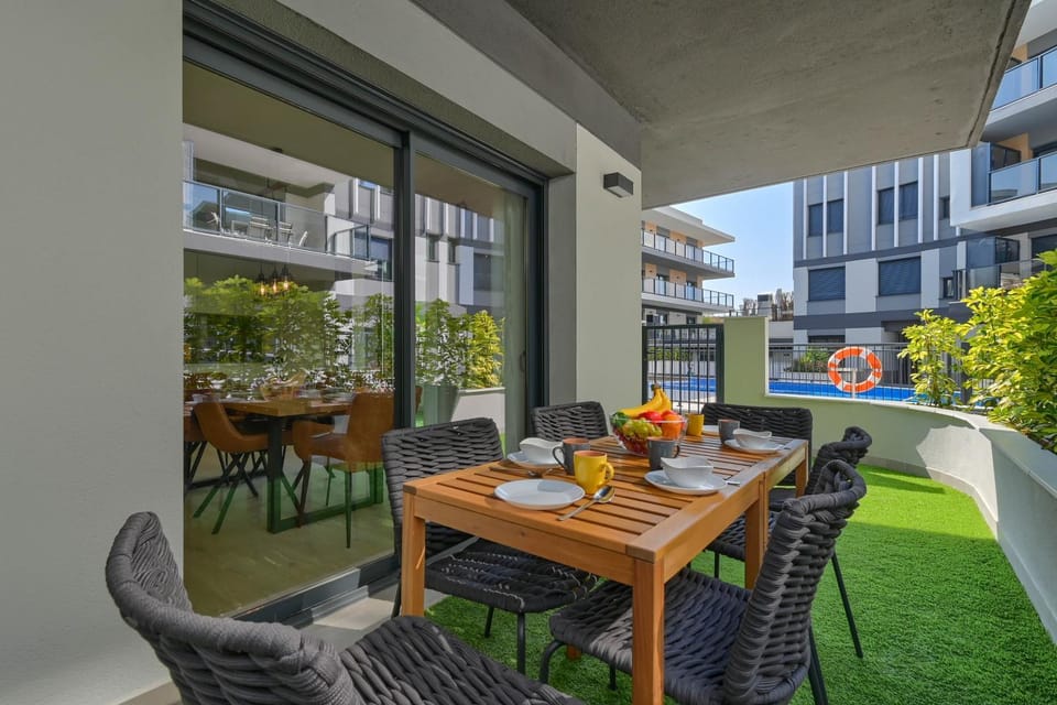 Balcony/Terrace, Dining area